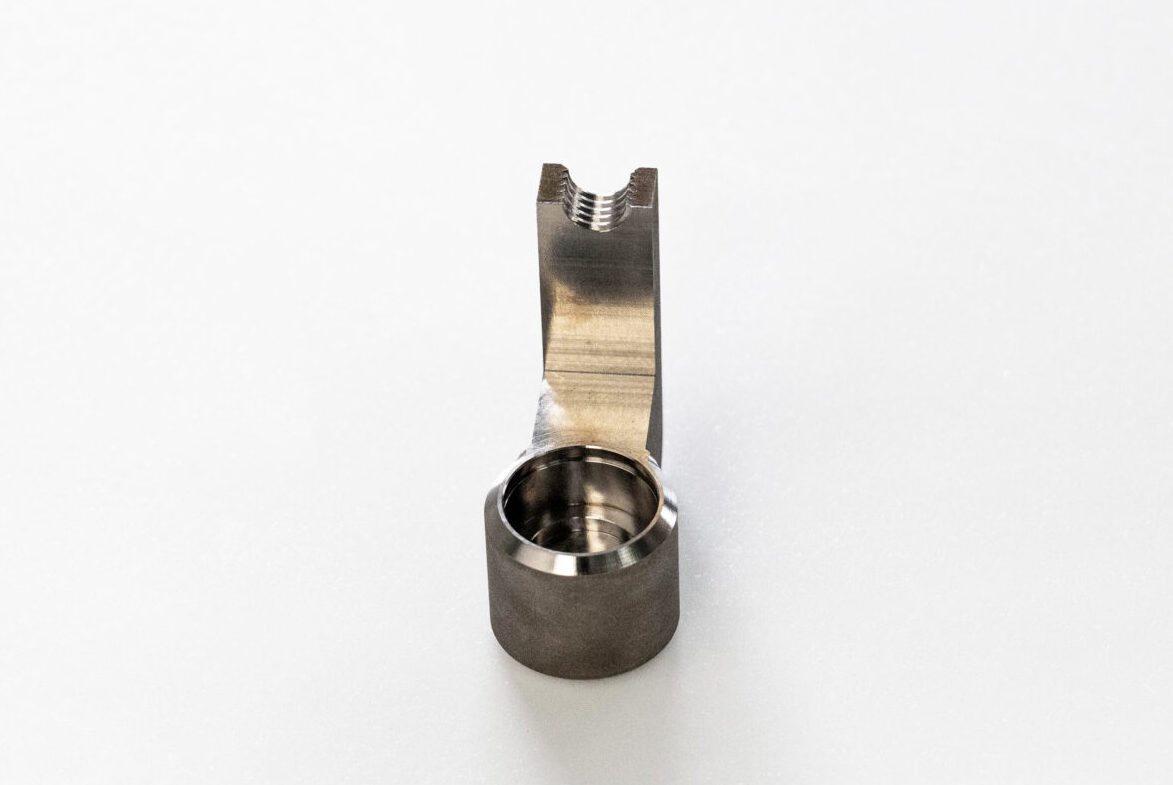 純チタン異形状精密部品