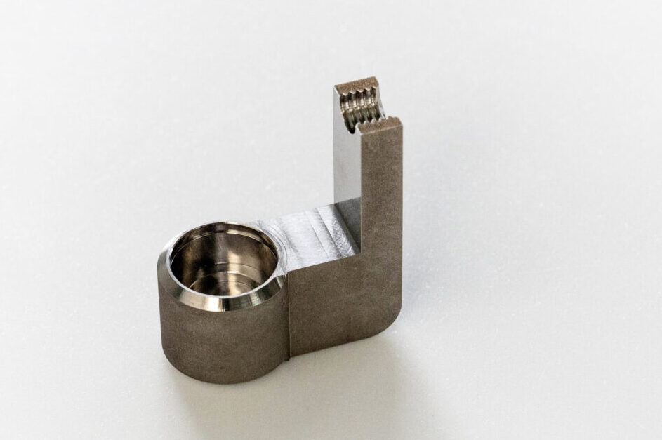 純チタン異形状精密部品